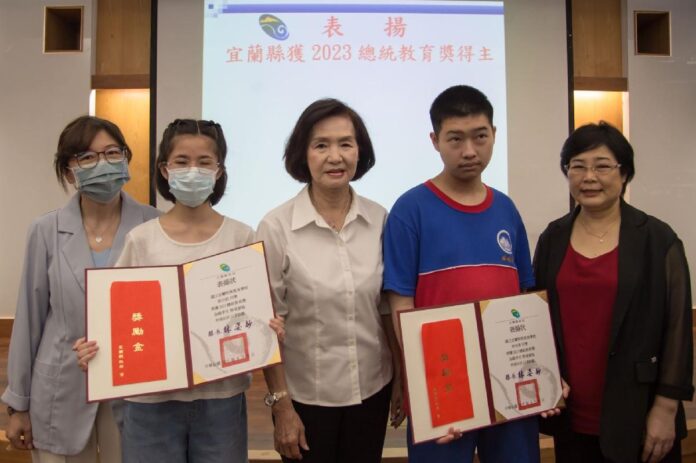 林姿妙縣長嘉勉獲2023總統教育獎得主 積極向上 綻放生命光芒