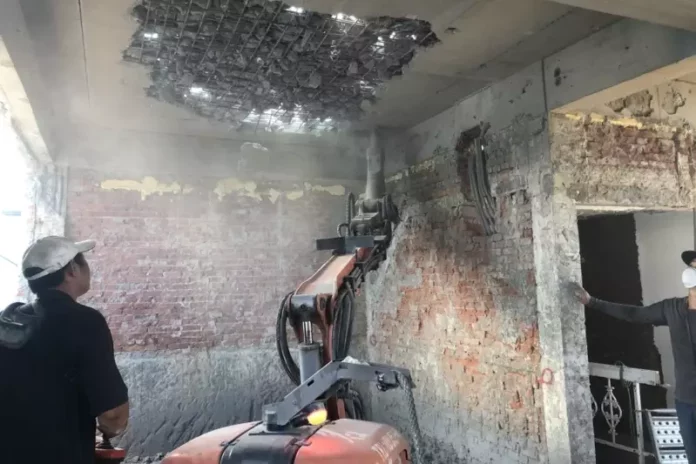 遙控機器人破碎