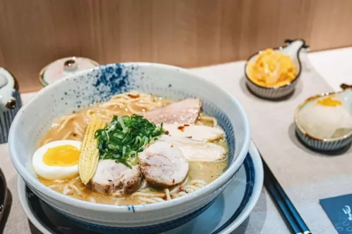 三重國小站美食