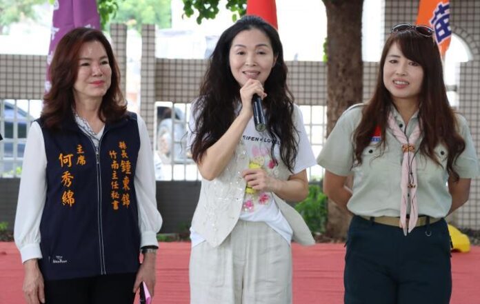 縣長夫人期許幼童軍、幼女童軍學習團結合作、服務人群