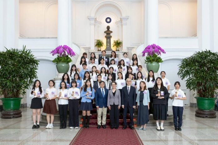 西松高中-女力資安雙捷報 本校勇奪全國賽雙項第三名 副總統接見肯定教育成果