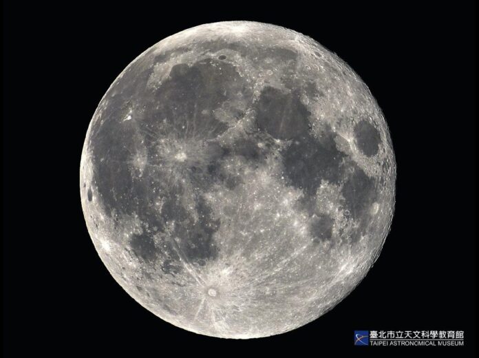 今年中秋不是滿月?原來「十五月亮十六圓」更常見!