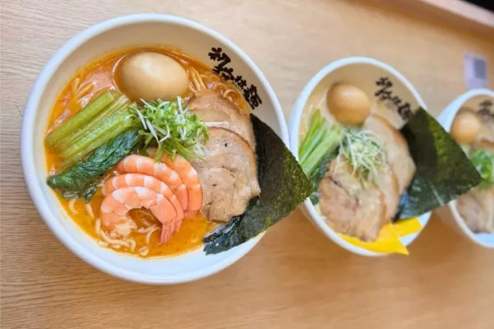 高雄左營拉麵店